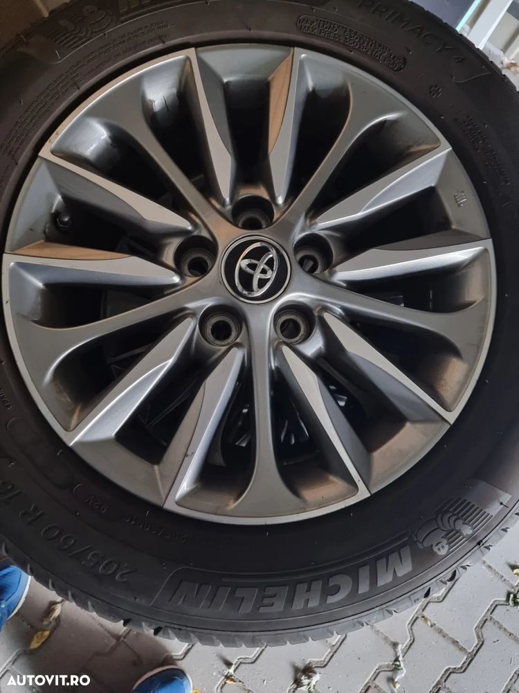 Toyota Avensis 1.8 Executive - 14