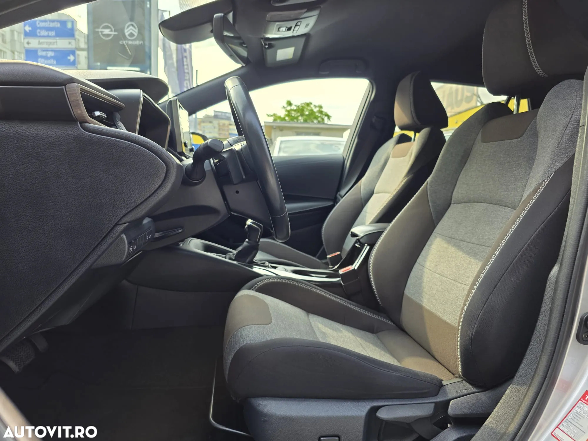 Toyota Corolla 2.0 Hybrid Touring Sports Business Edition - 9