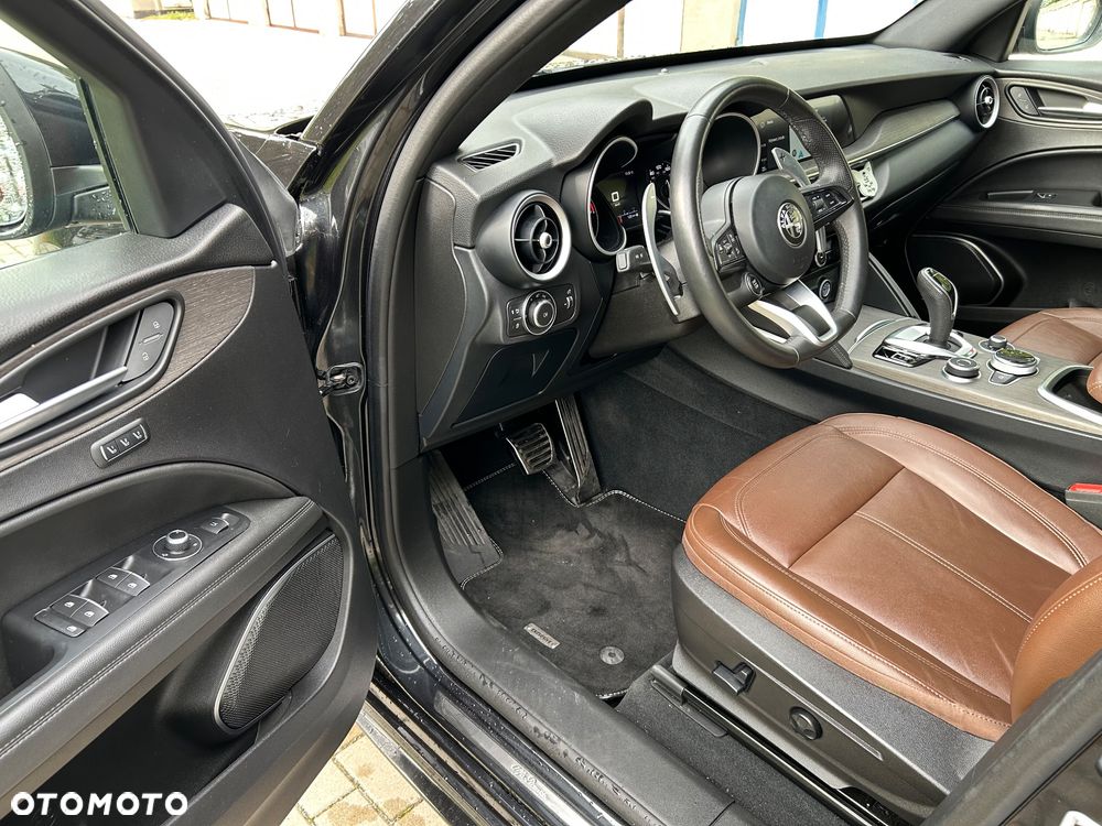Alfa Romeo Stelvio 2.0 Turbo 16V AT8-Q4 Executive - 19