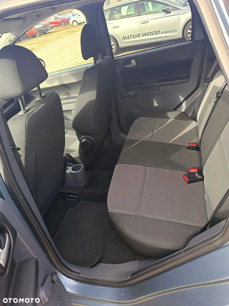 Mitsubishi Colt - 10