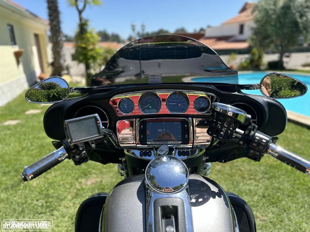Harley-Davidson FLHTCU - 5