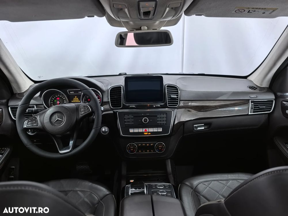 Mercedes-Benz GLS - 11