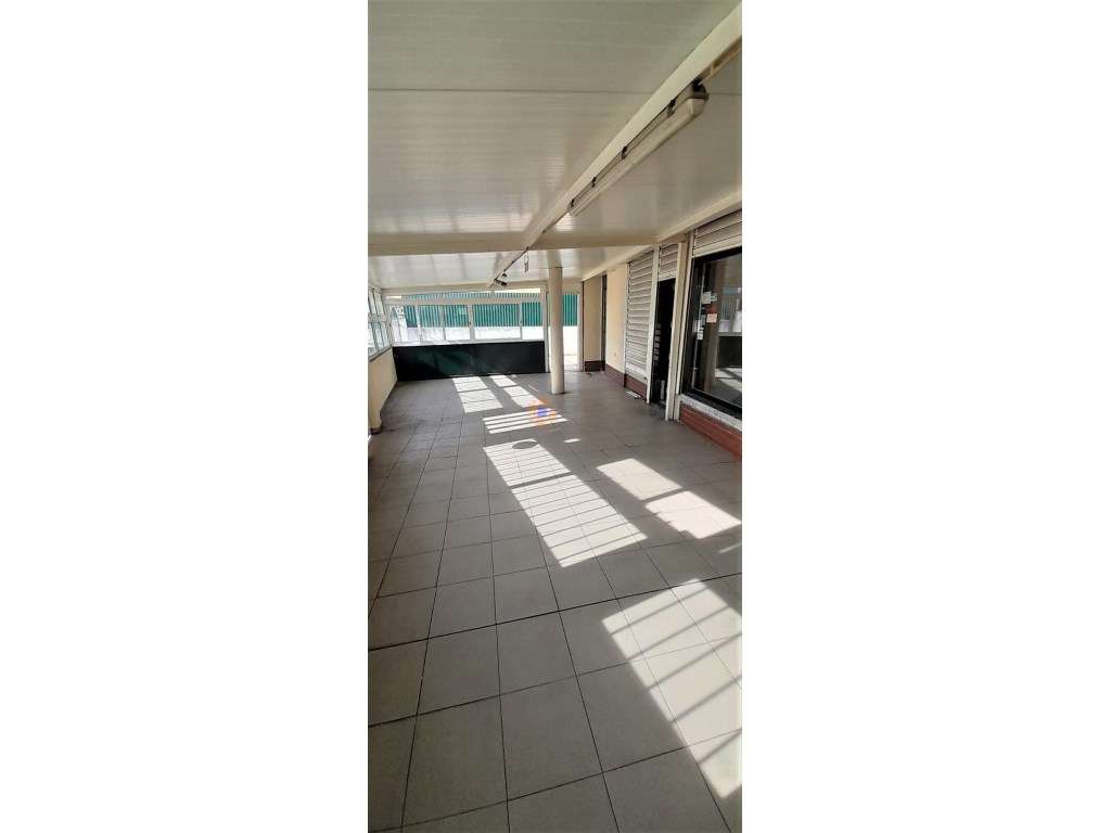 Café e Restaurante no Alto do Índio, Sobreda - Grande imagem: 2/13