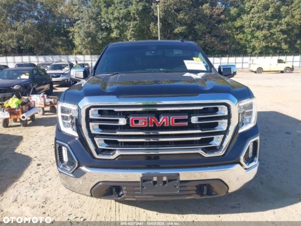 GMC Sierra - 2