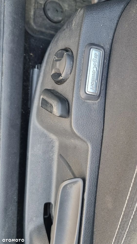 Volkswagen Passat - 31