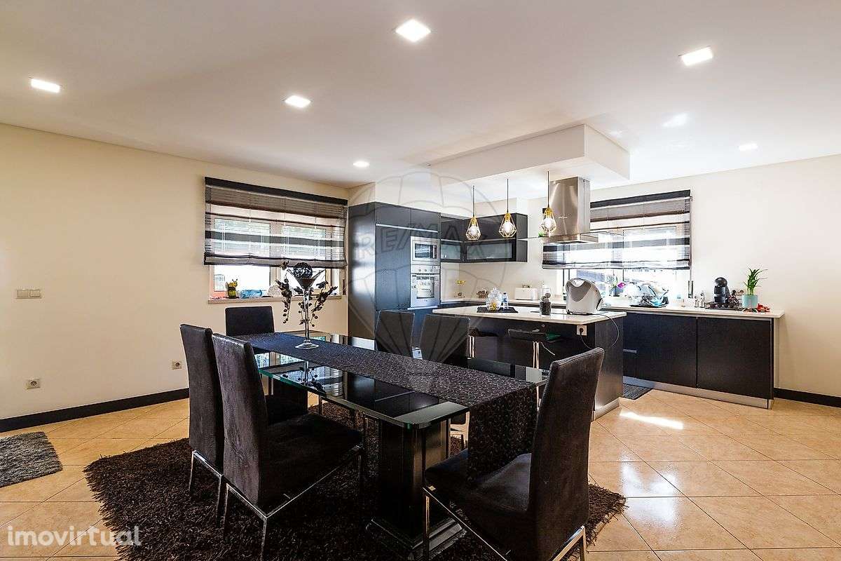 Moradia T4 para venda - Grande imagem: 3/47