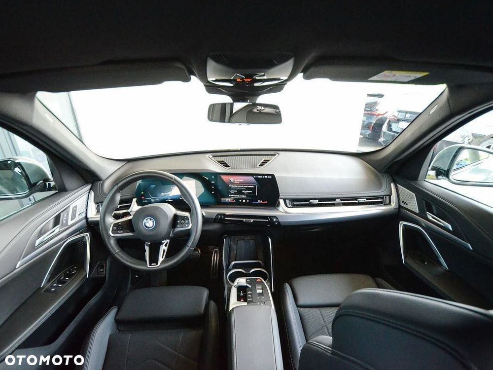 BMW iX1 - 3