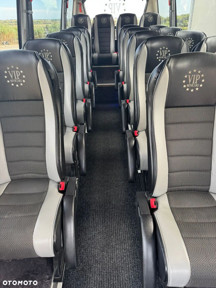 Mercedes-Benz SPICA / SPRINTER / SPROWADZONY / MANUAL / LODÓWKA/ SILNIK 3.0 - 9