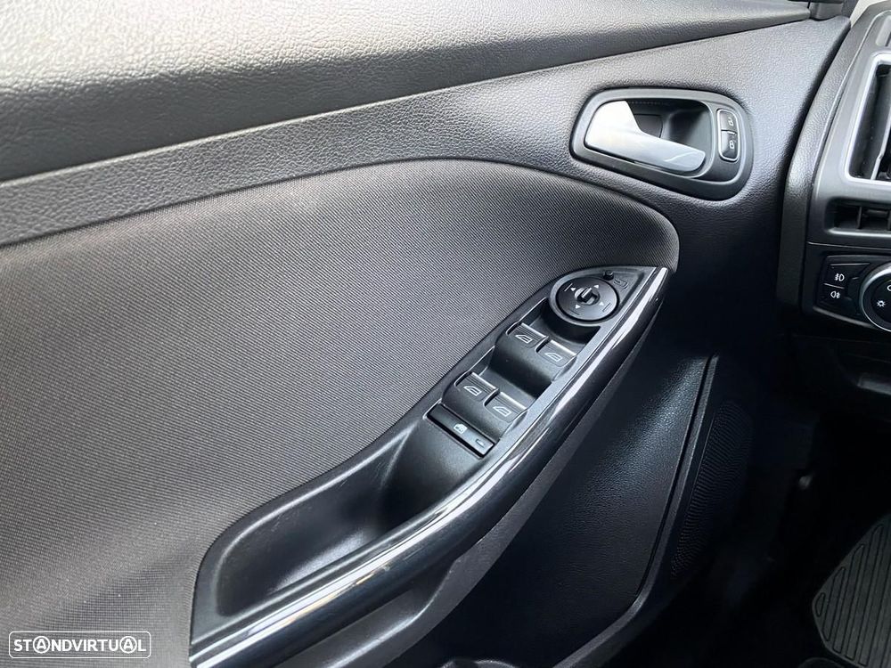 Ford Focus SW 1.5 TDCi Titanium - 26