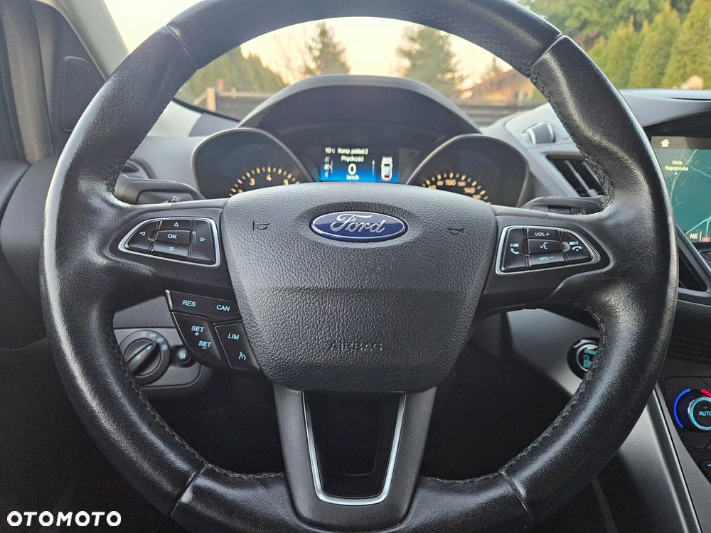 Ford Kuga 1.5 EcoBoost 2x4 Titanium - 39
