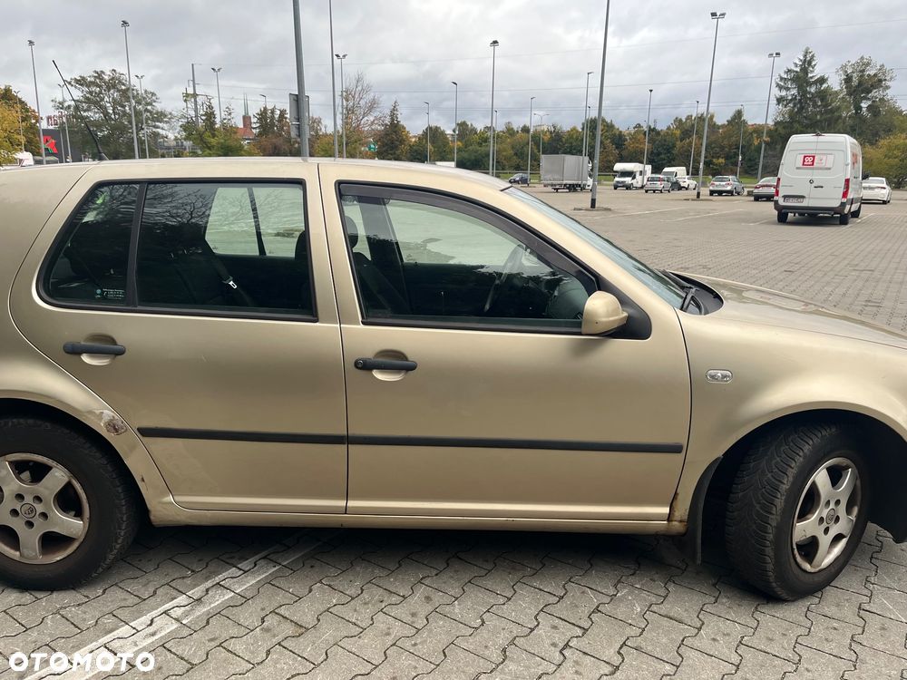 Volkswagen Golf - 4
