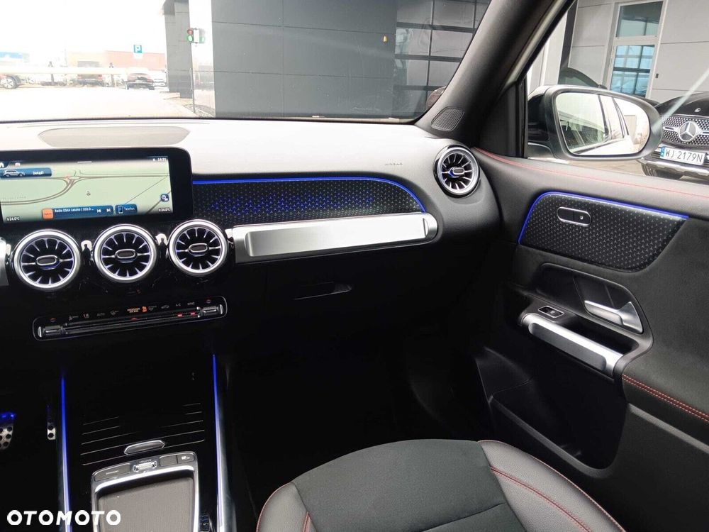Mercedes-Benz GLB - 16