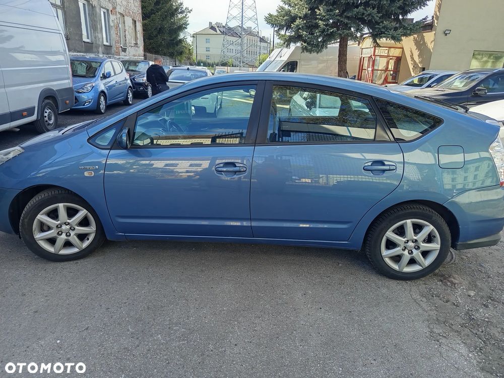 Toyota Prius 1.5 VVT-i Sol - 1