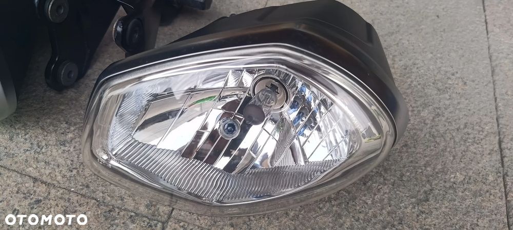 TRIUMPH STREET TRIPLE 675 1050 SPEED TRIPLE LAMPA PRZÓD REFLEKTOR STELAŻ - 2