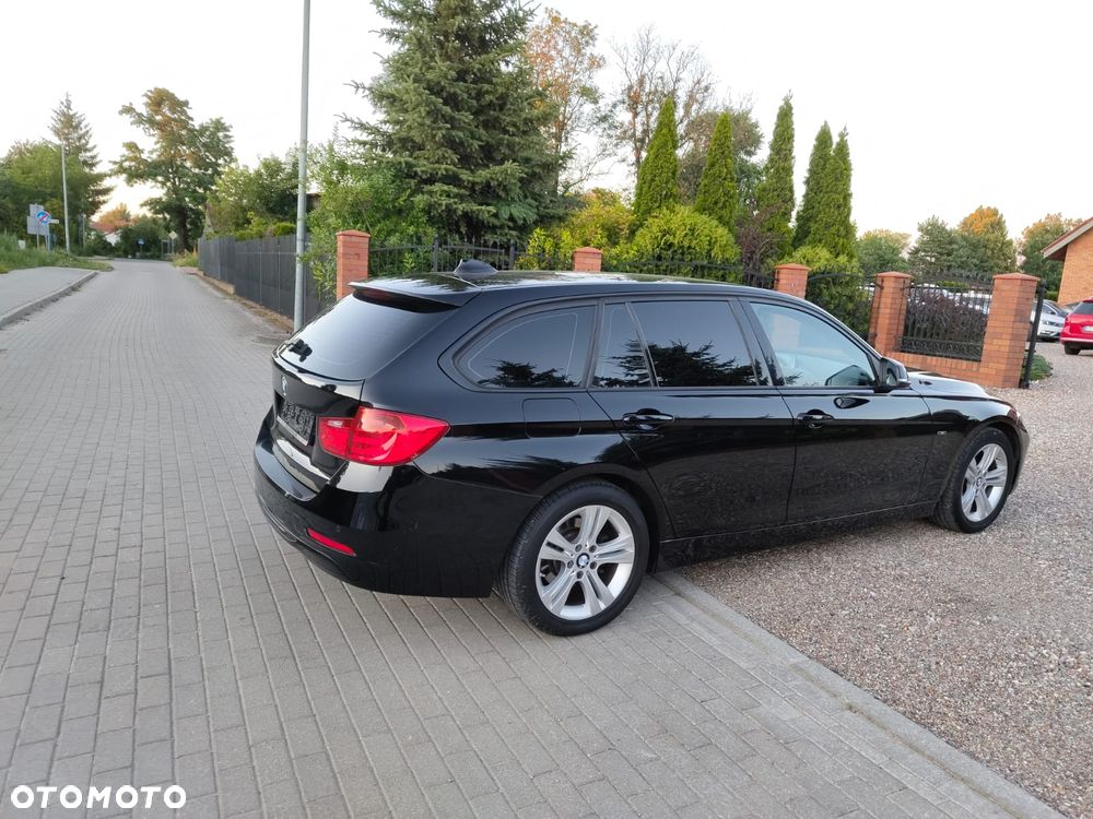 BMW Seria 3 320d Sport Line - 9