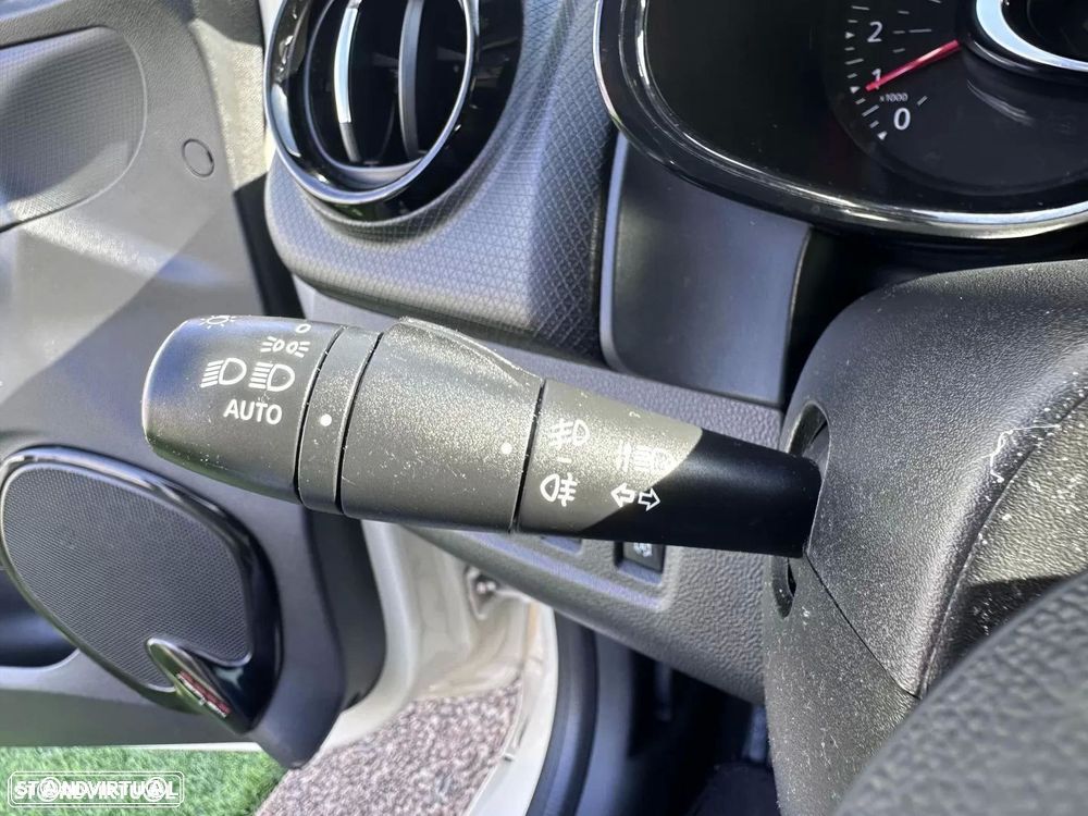 Renault Clio 0.9 TCe Limited Bi-Fuel - 27