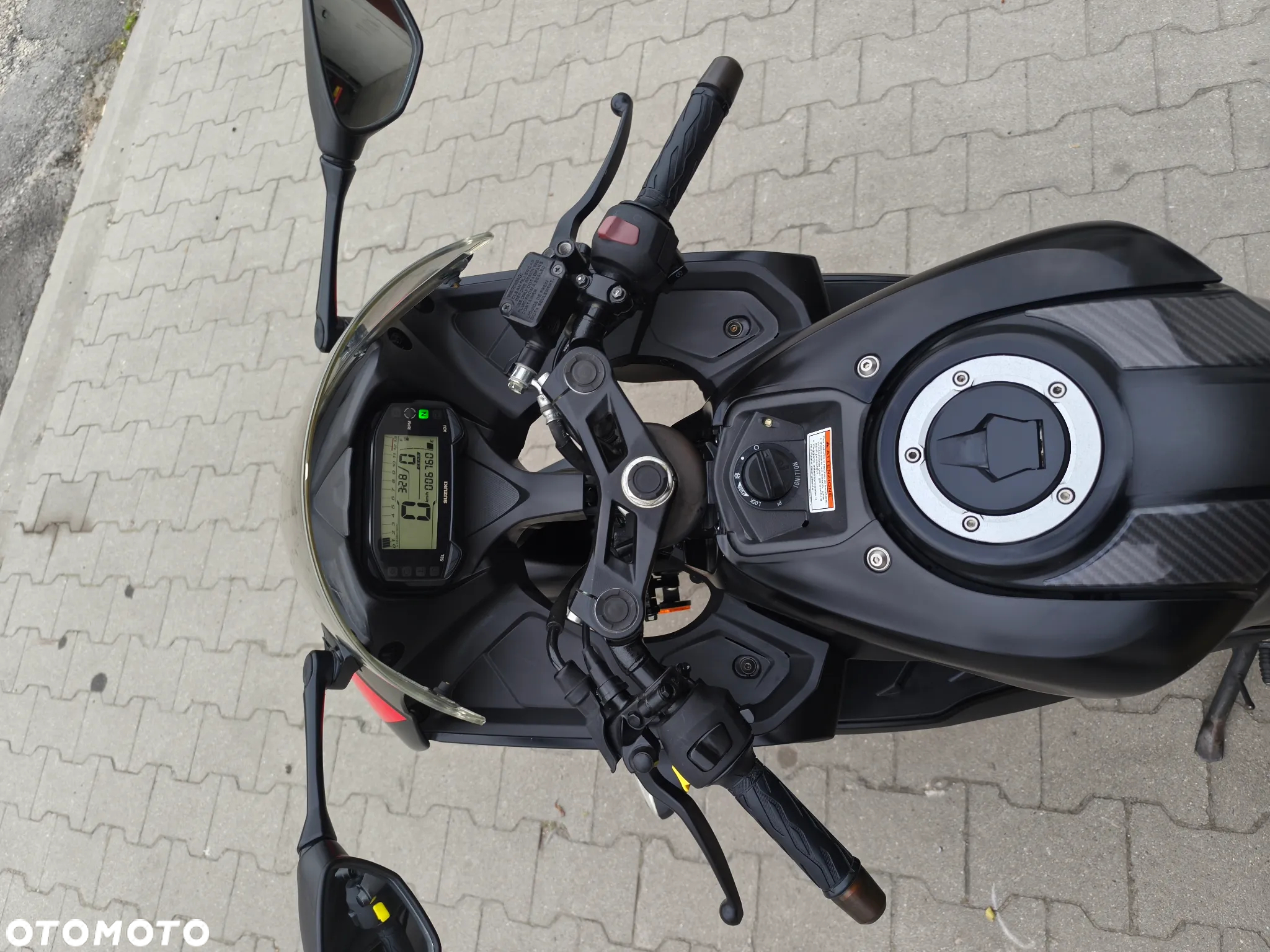 Suzuki GSX-R - 32