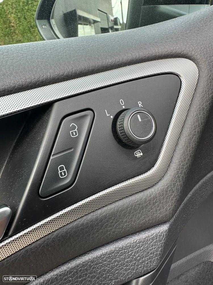 VW Golf 1.6 TDI Confortline - 13