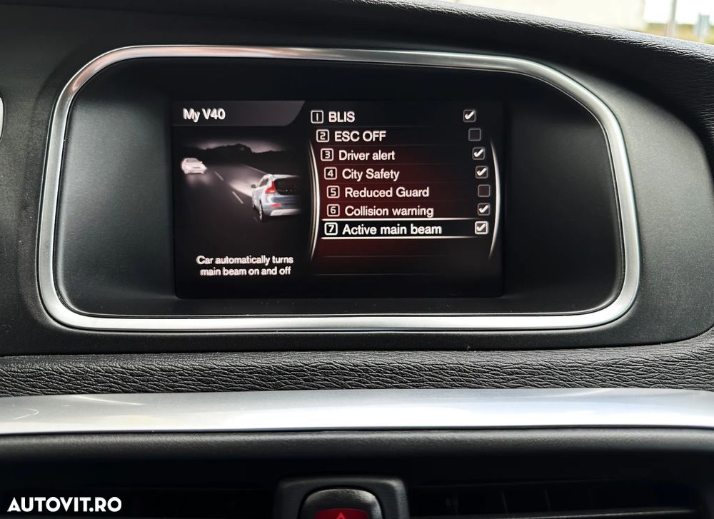 Volvo V40 D3 Aut Summum - 31
