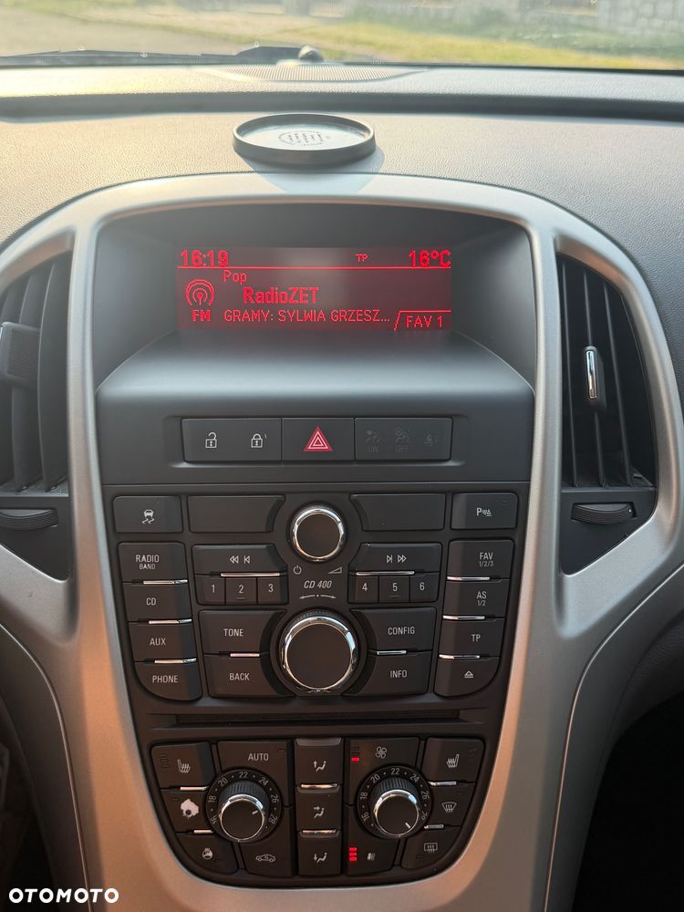 Opel Astra 1.4 Turbo 150 Jahre - 14