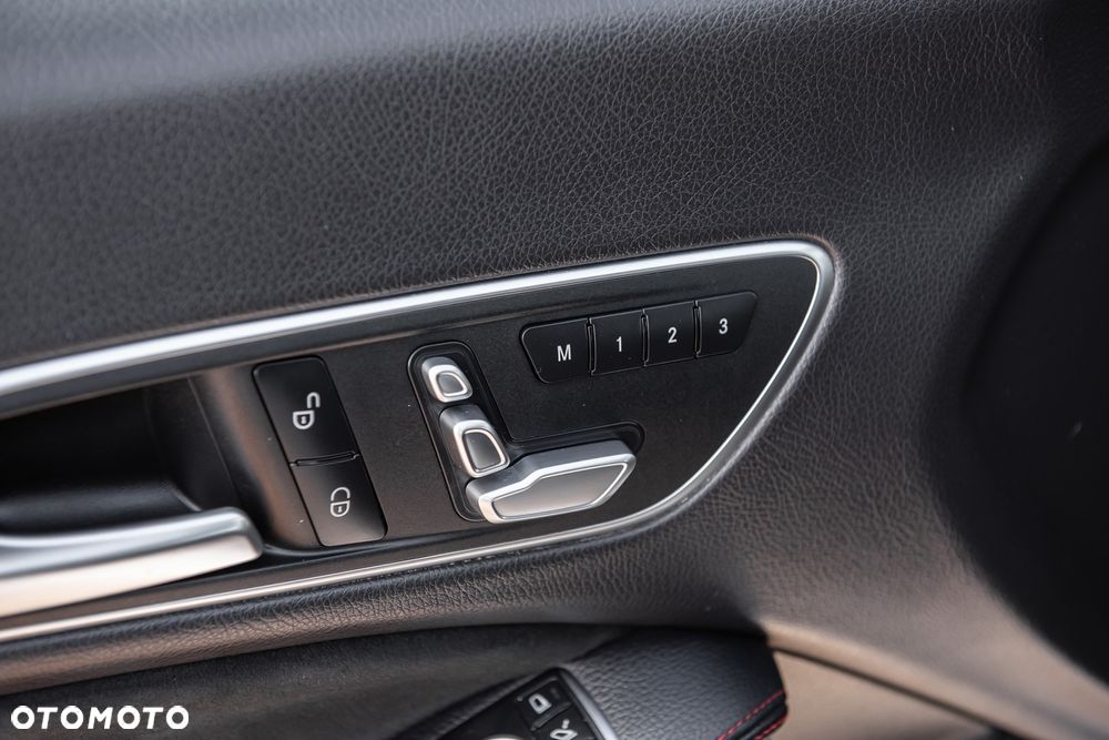 Mercedes-Benz CLA 220 4Matic 7G-DCT AMG Line - 16