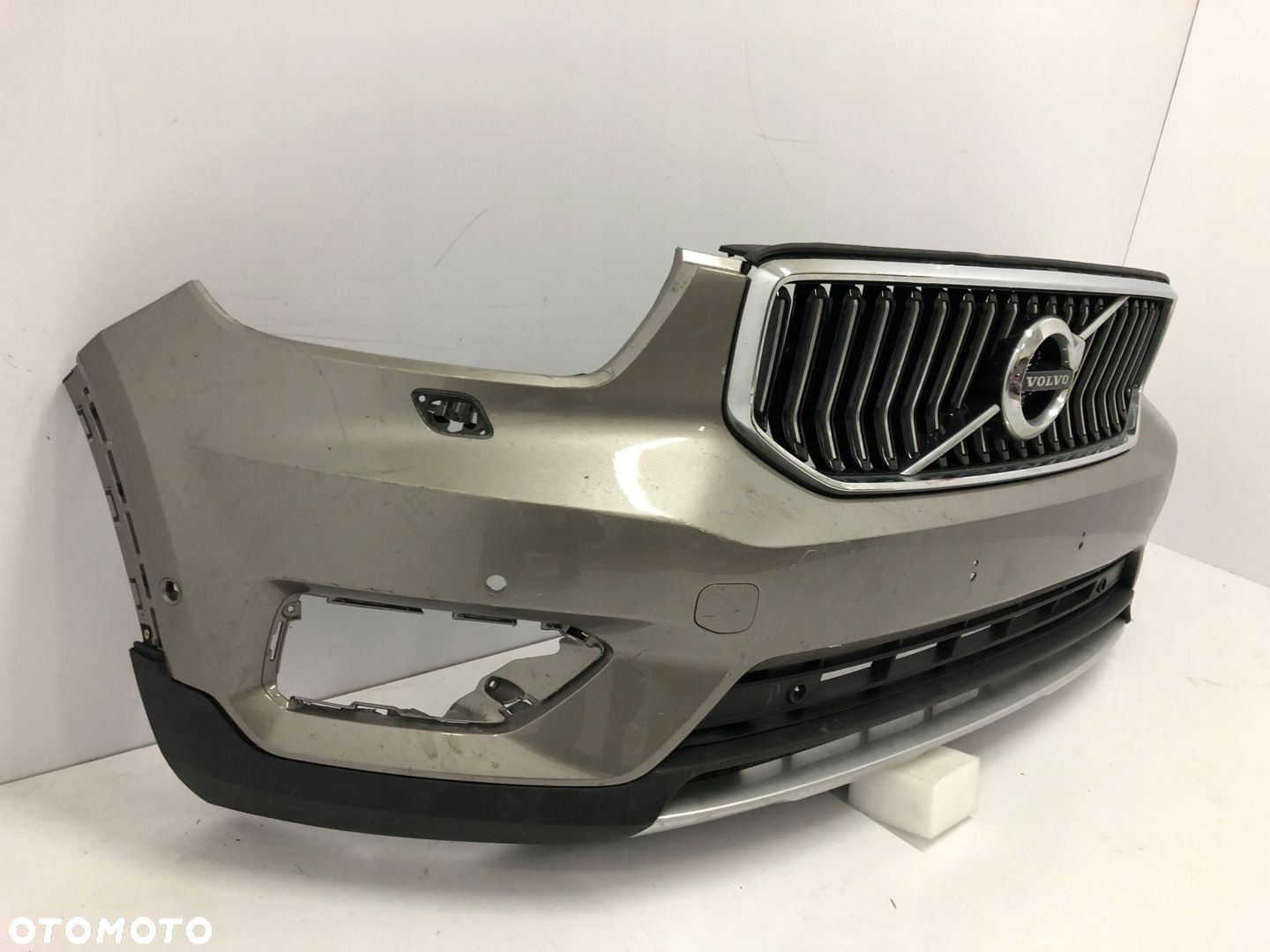 VOLVO XC40 PRZED LIFT 2017- ZDERZAK PRZEDNI - 2