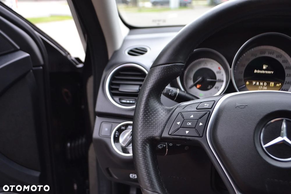 Mercedes-Benz Klasa C 220 CDI 7G-TRONIC Avantgarde Edition - 26