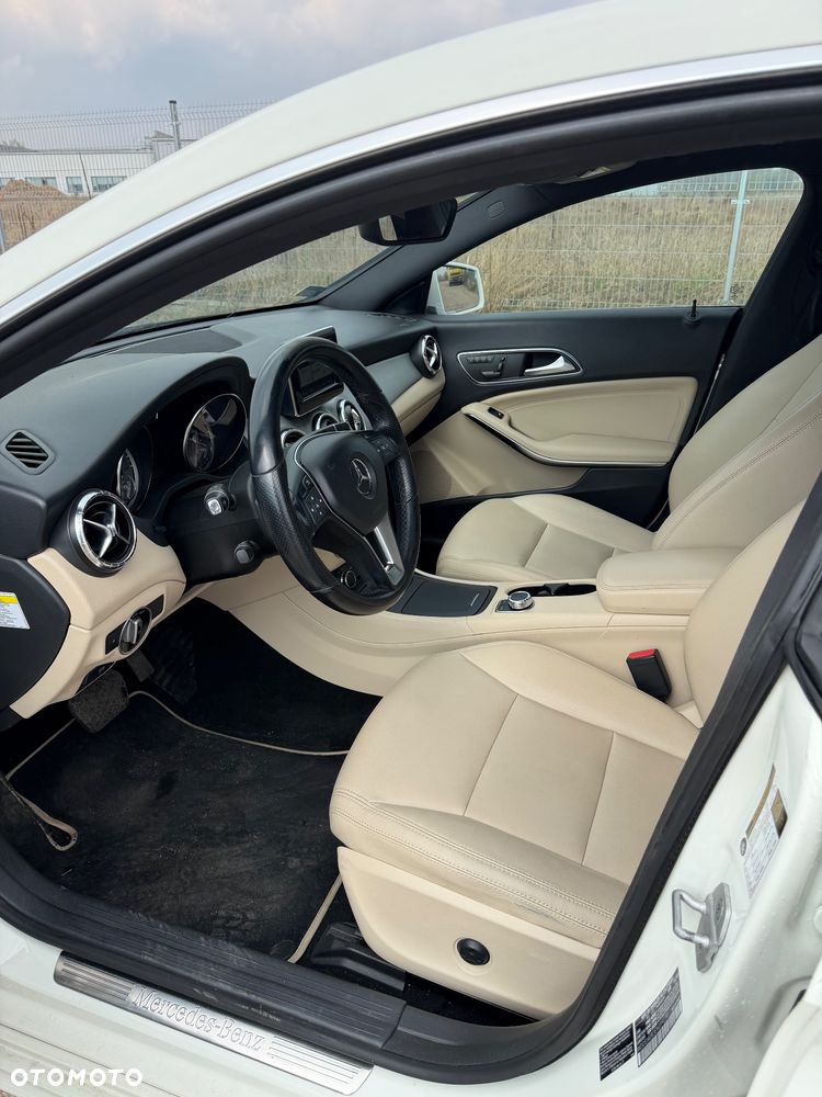 Mercedes-Benz CLA 250 4Matic 7G-DCT Sport - 8