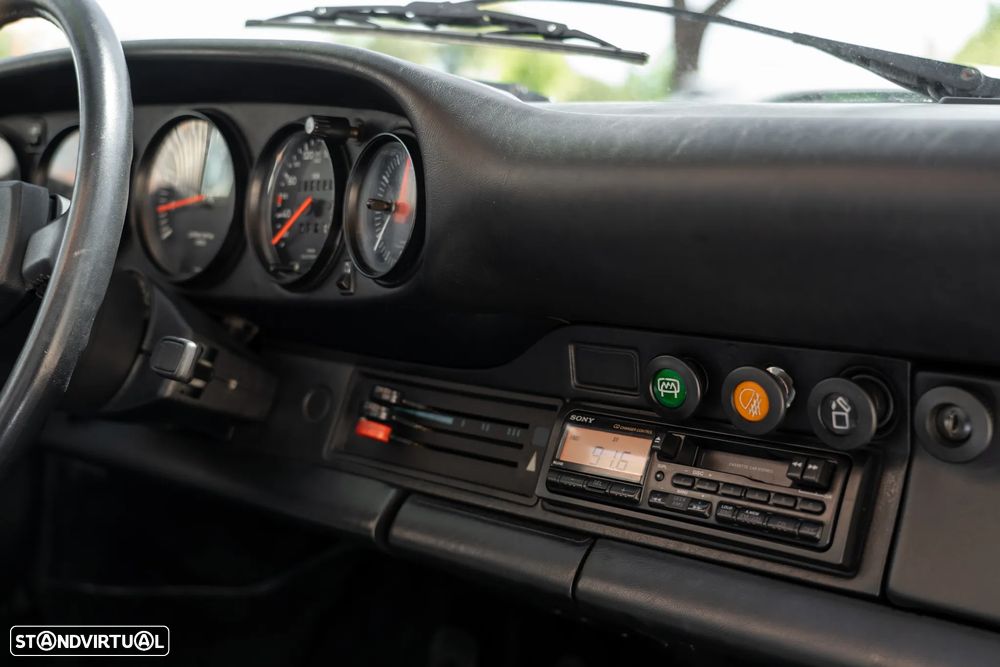 Porsche 911 Série G - 28