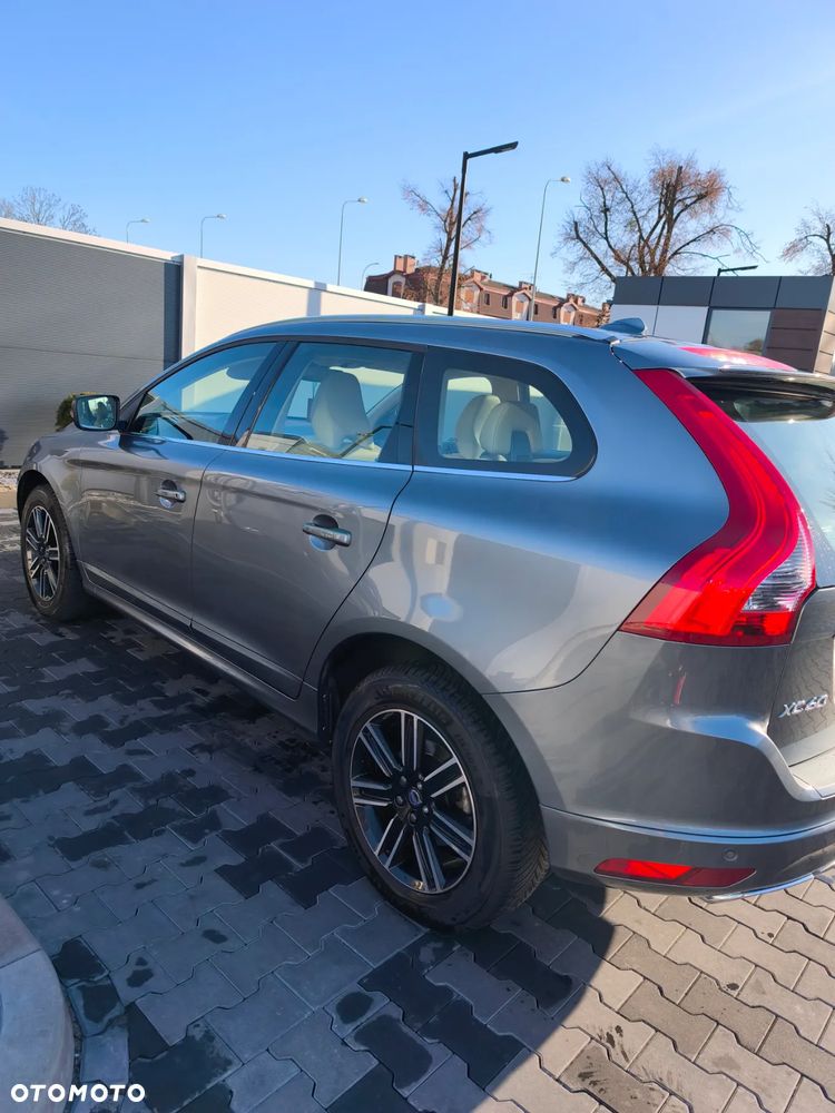 Volvo XC 60 D4 Momentum - 33
