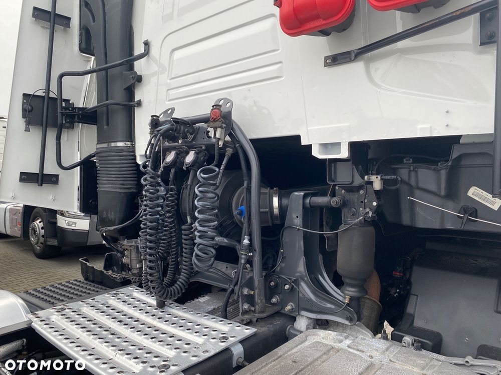 Renault T480 High Sleeper Cab - 7