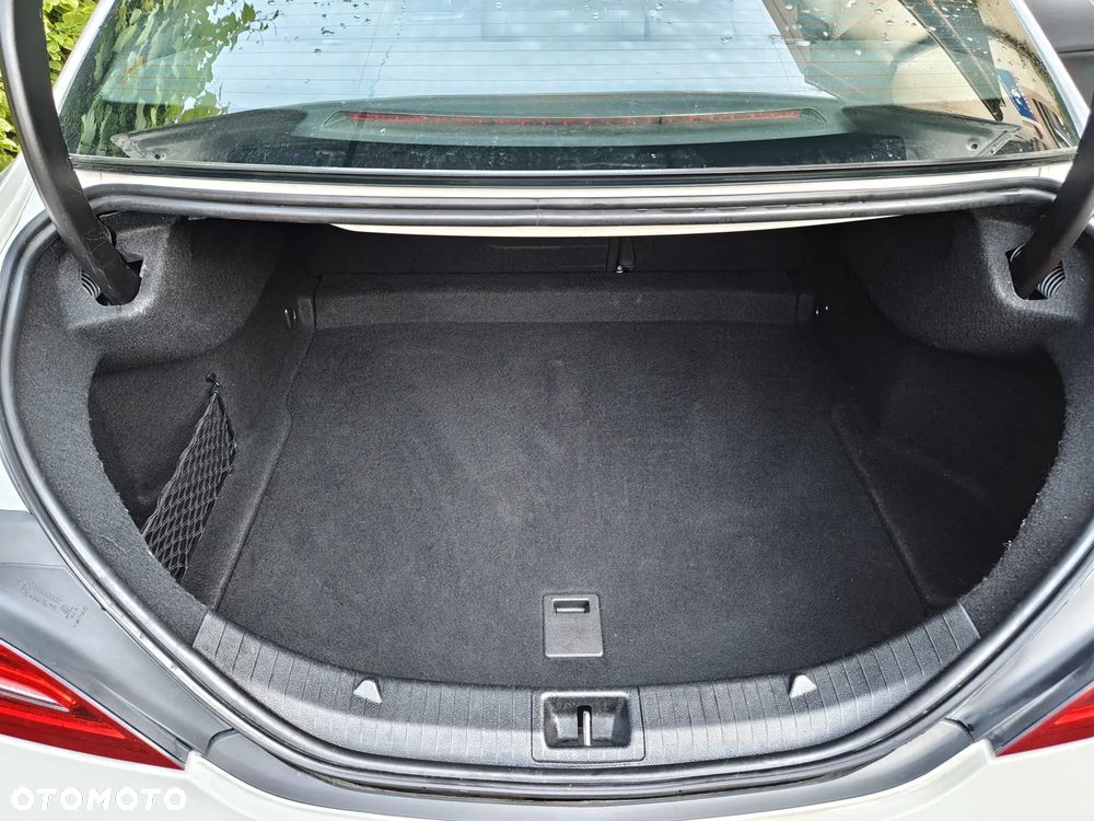 Mercedes-Benz CLA 220 4-Matic AMG Line - 24