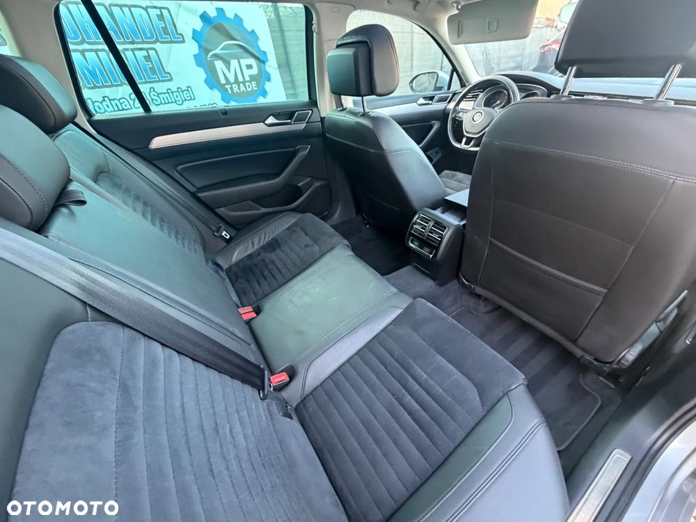 Volkswagen Passat 1.6 TDI SCR DSG Business - 8