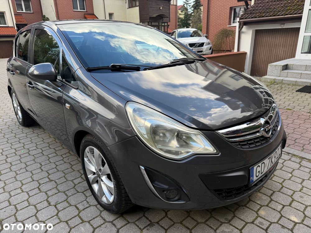 Opel Corsa 1.2 16V Cosmo - 1