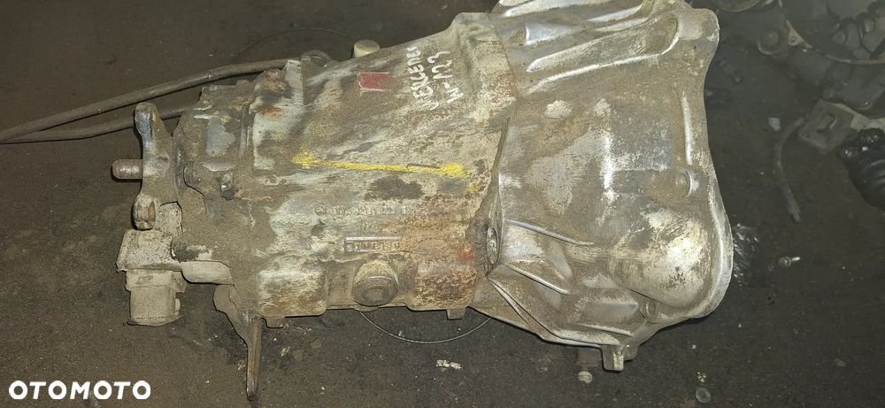 SKRZYNIA BIEGÓW MERCEDES 123 2.0 D 1152612501 - 3