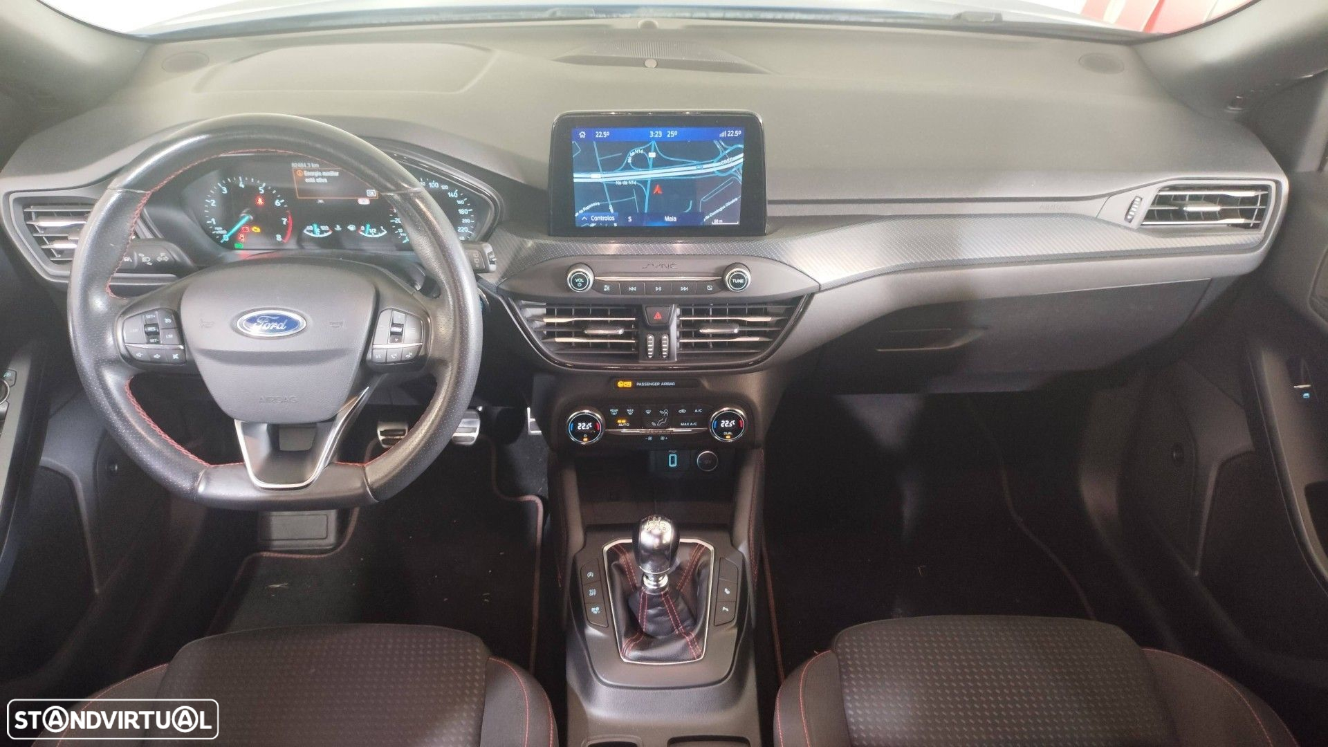 Ford Focus 1.0 EcoBoost MHEV ST-Line X - 14