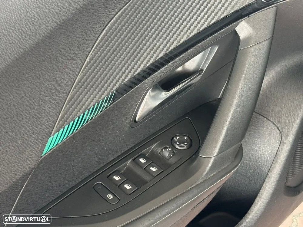 Peugeot 2008 1.5 BlueHDi Allure EAT8 - 5