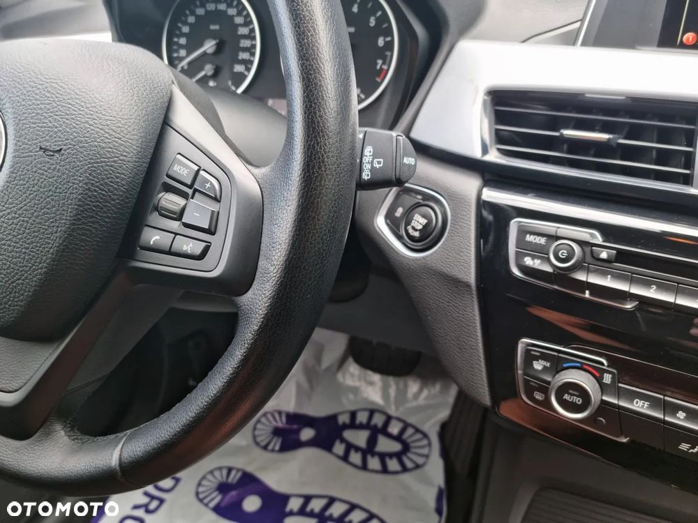BMW X1 sDrive18i - 27