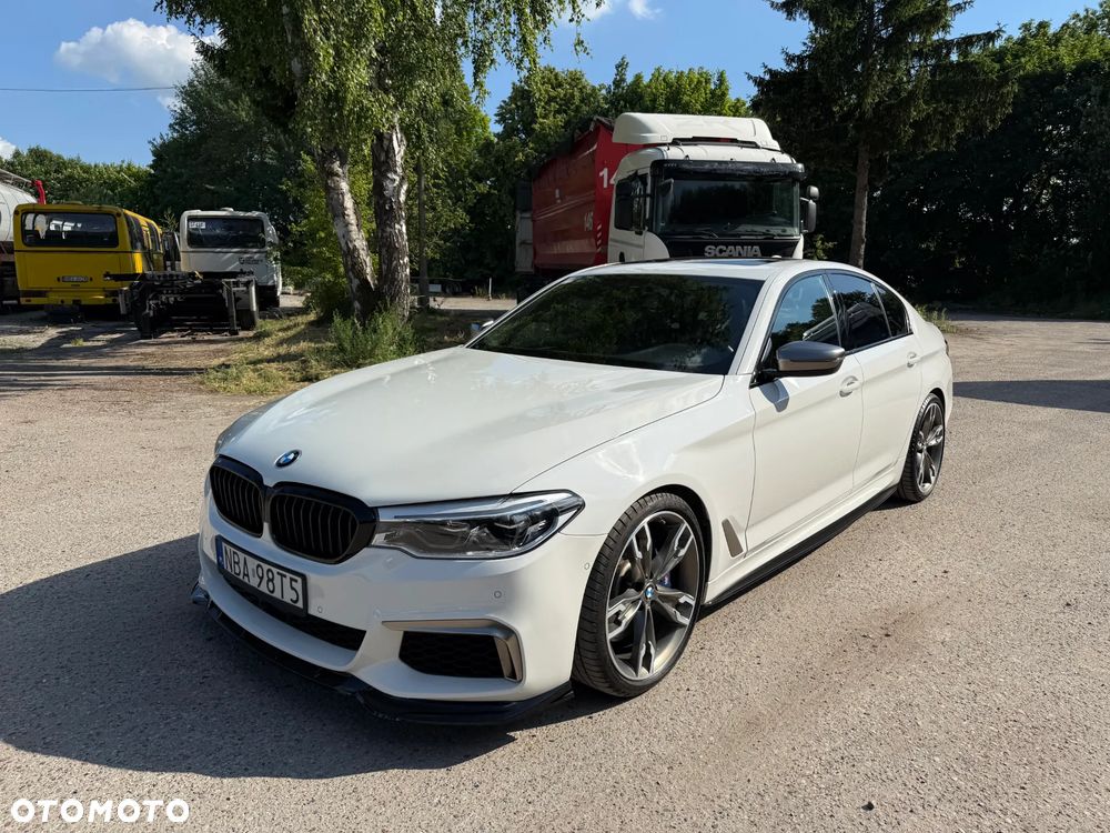 BMW Seria 5 M550i xDrive - 2