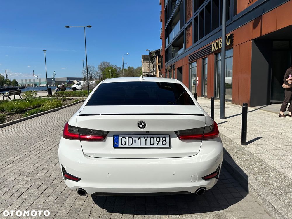 BMW Seria 3 330i Sport Line - 7