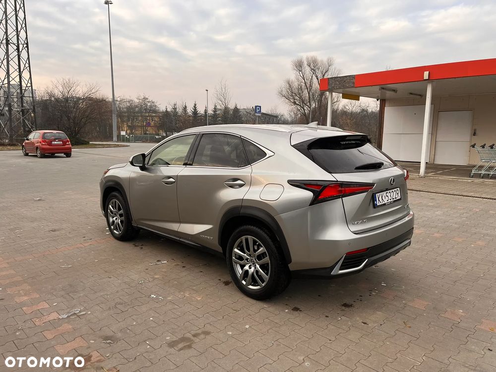 Lexus NX 300h Prestige AWD - 2