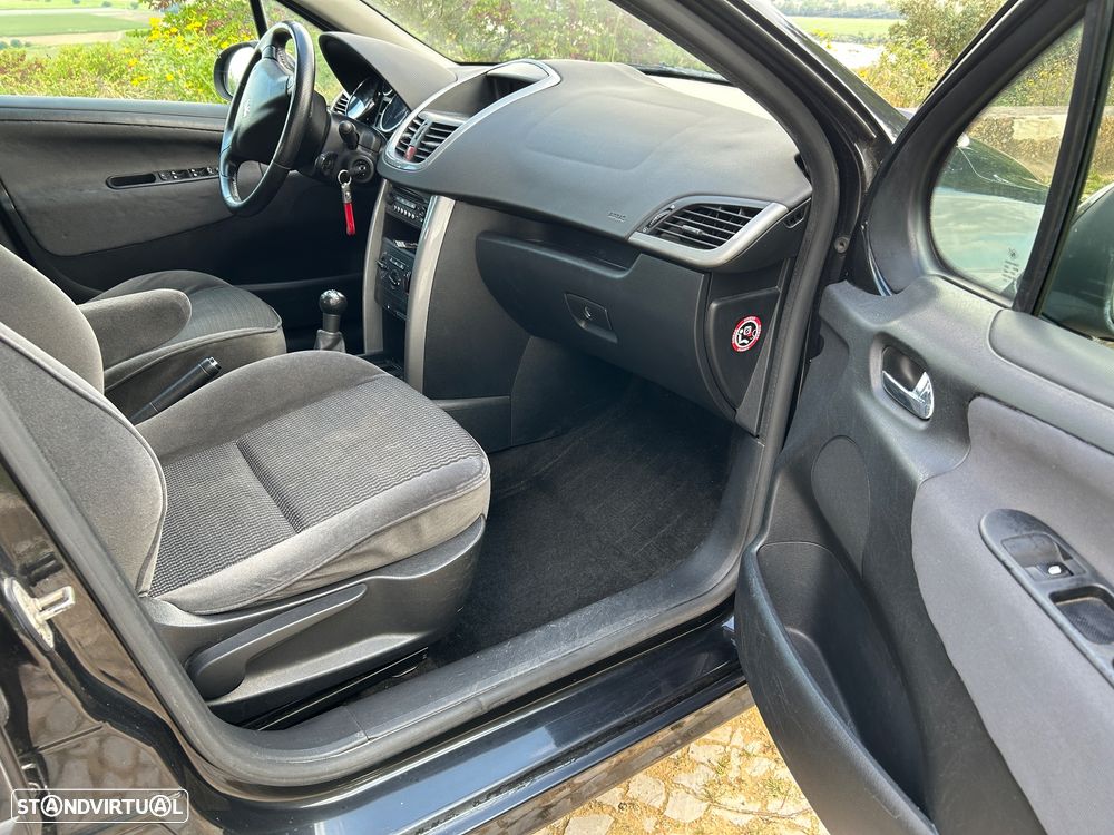 Peugeot 207 1.4 HDi Premium - 14