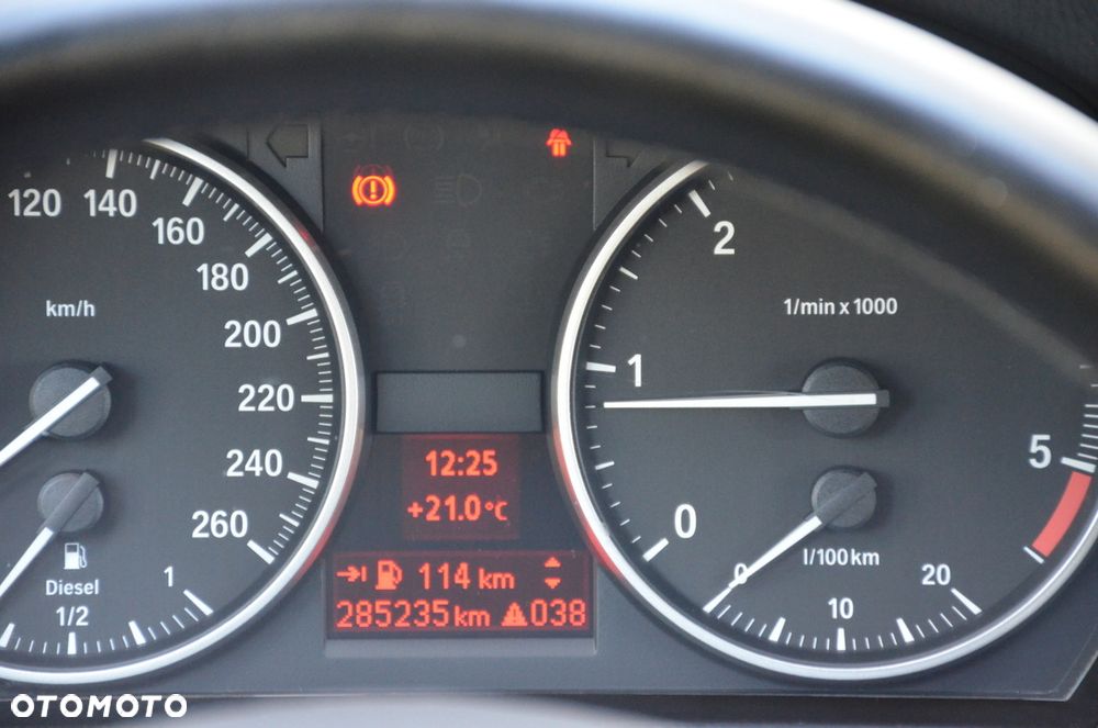 BMW Seria 3 320d Efficient Dynamics - 36