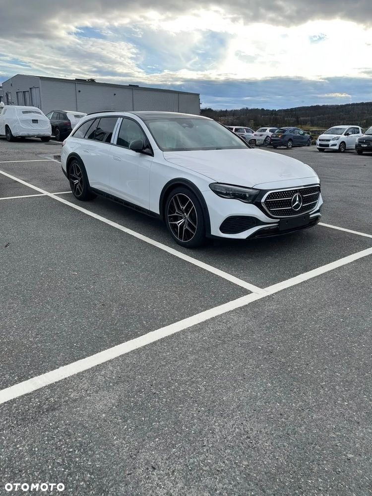 Mercedes-Benz Klasa E 220 d mHEV 4-Matic All-Terrain Avantgarde 9G-Tronic - 3