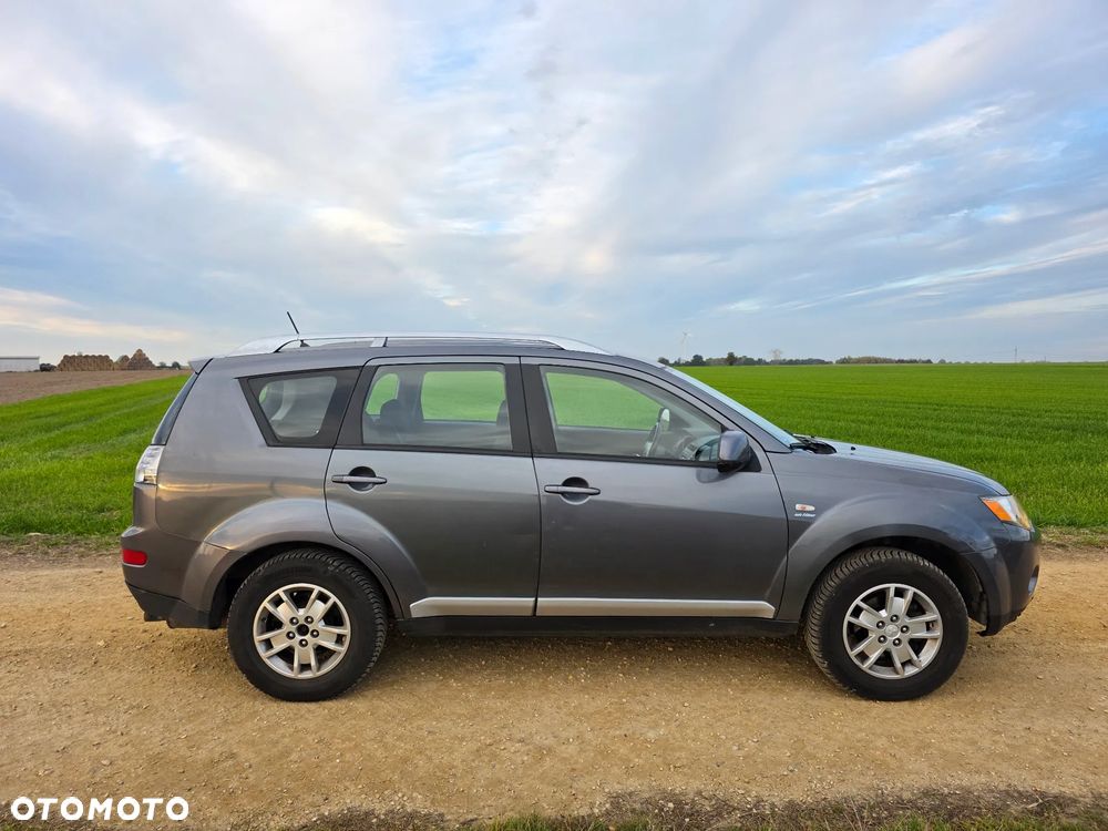 Mitsubishi Outlander - 6