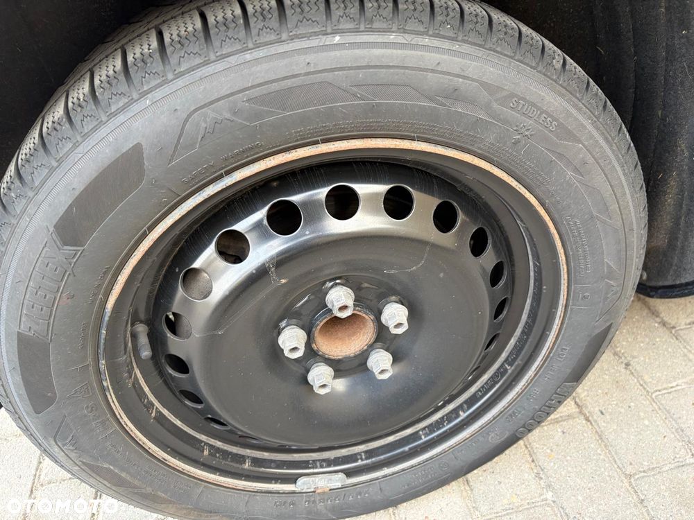 Volvo V40 ver-d2-r--design-kinetic - 21