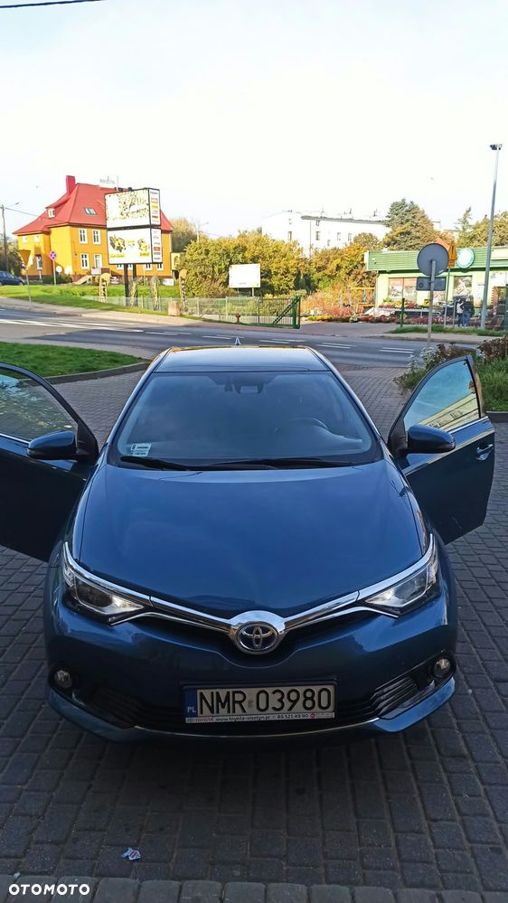 Toyota Auris 1.8 HSD Luna - 1