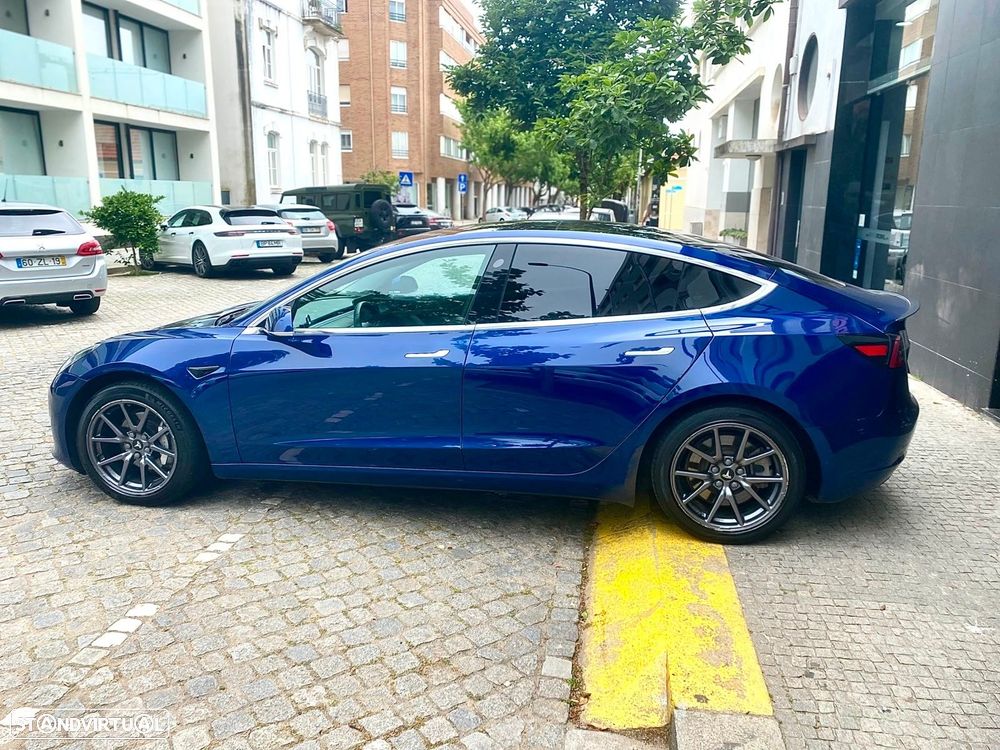 Tesla Model 3 - 9
