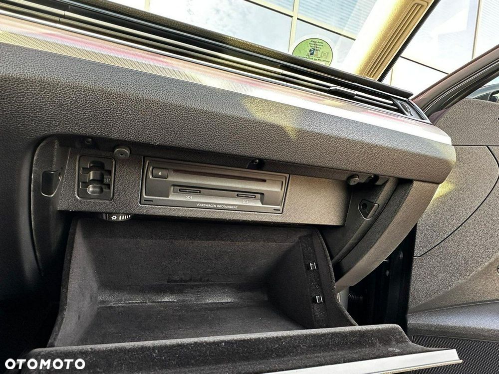 Volkswagen Passat Variant - 34