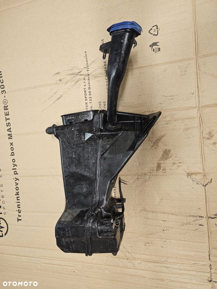 zbiornik spryskiwaczy mercedes c-klasa 206 a2068600400 - 2